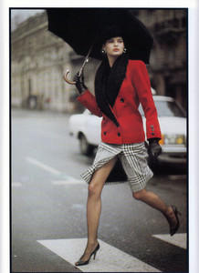 Vogue-Fr-8-1985_0007.thumb.JPG.94a74a31fe59d1a400cb841dffda3421.JPG