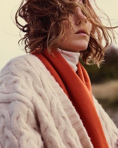 Zara-Fall-Winter-2018-Knitwear-Lookbook09.jpg