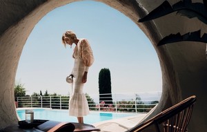 Zimmermann-Resort-2019-Campaign11.thumb.jpg.7ffbe6bd09f0177fad7abdc0755ebddc.jpg