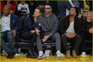 adam-levine-behati-prinsloo-date-night-01.jpg