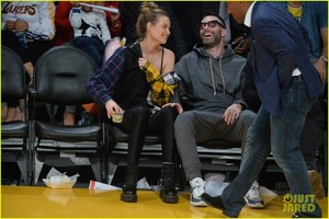 adam-levine-behati-prinsloo-date-night-02.jpg