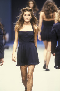 alberta-ferretti-ss-1991-3.thumb.jpg.7635dddfb3a3438f7451cd05f6adb74a.jpg