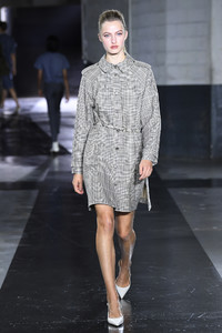 apc-rtw-spring-2019-paris-fashion-week-pfw-011(1).thumb.jpg.df1875ef0e62ebe2ac64381e052028fe.jpg