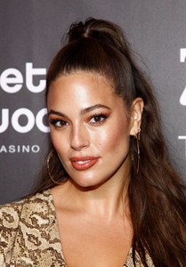 ashley-graham-jennifer-lopez-all-i-have-final-performance-celebration-in-las-vegas-09-29-2018-5.jpg