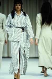 azzedine-alaia-spring-1992-ready-to-wear-10-veronica-webb-CN10047922.thumb.jpg.aab49e1d33854f6604ed13824f1da4e0.jpg