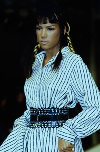 azzedine-alaia-spring-1992-ready-to-wear-details-13-veronica-webb-CN10047923.thumb.jpg.88ebffb84a6ce7704615a08ac727a6bd.jpg