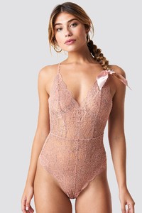 bcc_vneck_lace_bodysuit_1013-000222-1420_02j.jpg