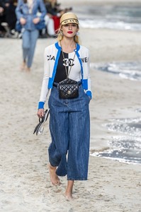 chanelss19r2.jpg