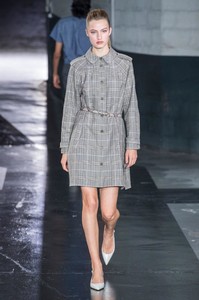 defile-apc-printemps-ete-2019-paris-look-11.thumb.jpg.b55da901426c246bea30d9474e3c9b9e.jpg