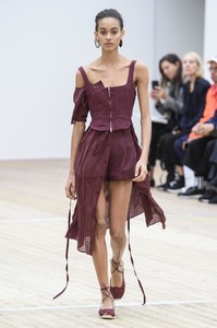 defile-beautiful-people-printemps-ete-2019-paris-look-16.thumb.jpg.88593d90e702bed2ea24b111ae8b7ba2.jpg