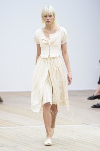 defile-beautiful-people-printemps-ete-2019-paris-look-3.thumb.jpg.90470605f9d0e54991e3e72b043cca34.jpg