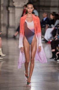 defile-esteban-cortazar-printemps-ete-2019-paris-look-16.thumb.jpg.4017fdf7da3c64426a47ba200b830ab1.jpg