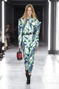 defile-louis-vuitton-printemps-ete-2019-paris-look-58.thumb.jpg.b344220afb7fa12c7a58b161d26d16ae.jpg