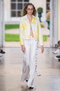 defile-paul-amp-joe-printemps-ete-2019-paris-look-6.thumb.jpg.8639e45231e473299cee17e37ec9f868.jpg