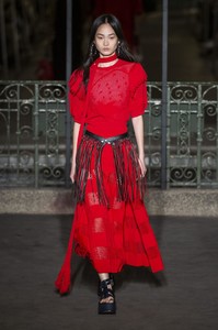 defile-sonia-rykiel-printemps-ete-2019-paris-look-21.thumb.jpg.c5d43f80b28879ef96eb1c978b6993c2.jpg