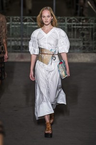 defile-sonia-rykiel-printemps-ete-2019-paris-look-32.thumb.jpg.4691c1a051e458919c2bdee26c4e7711.jpg