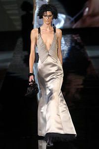 giorgio-armani_042540.thumb.jpg.18ee0ad388306ff71099bb63ed5e99fe.jpg