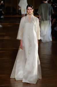 heaven-gaia-paris-spring-2017-paris-fashion-week-ss17-pfw-19.thumb.jpg.748b0cb4c06e0beb5ebfaf2731c050de.jpg