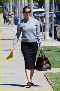 jennifer-garner-church-september-2018-02.jpg