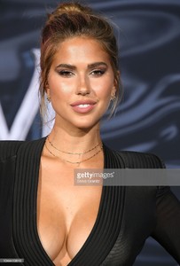 kara-del-toro-arrives-at-the-premiere-of-columbia-pictures-venom-at-picture-id1044419816.jpg