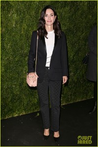 katie-holmes-courteney-cox-chanel-event-16.JPG