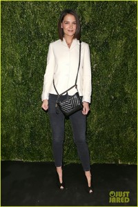 katie-holmes-courteney-cox-chanel-event-24.JPG