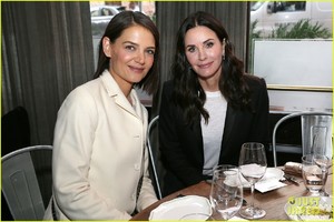 katie-holmes-courteney-cox-chanel-event-33.JPG