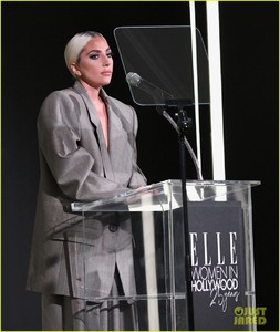 lady-gaga-suit-choice-07.jpg