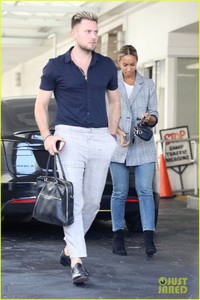 leona-lewis-fiance-dennis-lauch-step-out-for-lunch-in-beverly-hills-05.jpg
