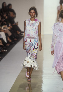 marni-ss-2000-2_html.thumb.JPEG.12b9ca1615a667d477d760379b177fb8.JPEG