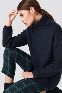 nakd_folded_oversize_knitted_sweater_1100-000408-0018_01a.jpg