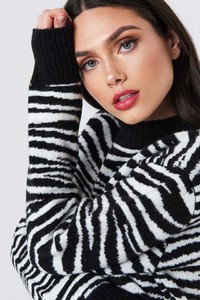 nakd_zebra_knitted_sweater_1018-000994-0041_04g.jpg