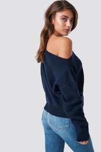pamela_pamela_off_shoulder_knitted_sweater_1579-000017-0018_02b.jpg