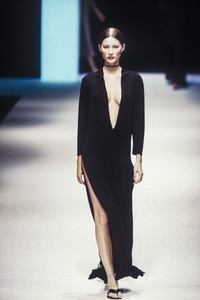 salvatore-ferragamo-ss-1999-1.thumb.JPEG.f9cc4978240fd10b79f30ec60f4cb54a.JPEG