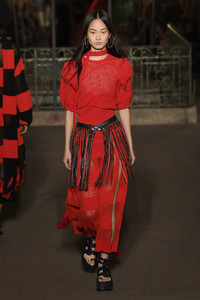 sonia-rykiel-rtw-spring-2019-paris-fashion-week-pfw-017(1).thumb.jpg.7d62a2067986a5f37a6ae57840f2ea28.jpg