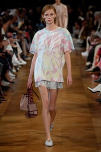 stella-mccartney-ss19-pfw-collection-photos-07(1).thumb.jpg.baf04d39eb272f29284339327b98a64e.jpg