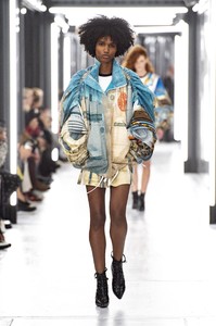 vuitton-rs19-0239.thumb.jpg.604ad72cacf1942e855c389018f6bffe.jpg