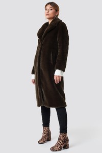 xle_caroline_faux_fur_coat_1586-000016-0017_03c.jpg