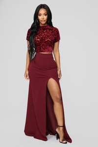 10-25-18_Studio_1_14-31-32_D8394_Burgundy_21643_AG.jpg