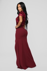 10-25-18_Studio_1_14-32-05_D8394_Burgundy_21649_AG.jpg