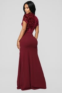 10-25-18_Studio_1_14-32-25_D8394_Burgundy_21652_AG.jpg