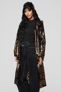 10-26-18_Studio_1_10-10-12_SK80300_Leopard_21914_1__JD.jpg
