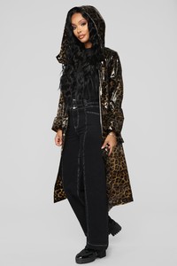 10-26-18_Studio_1_10-11-08_SK80300_Leopard_21919_JD.jpg