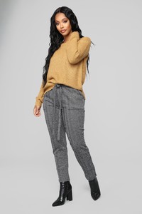 10-26-18_Studio_1_15-06-54_51597_Mustard_10002_DM.jpg