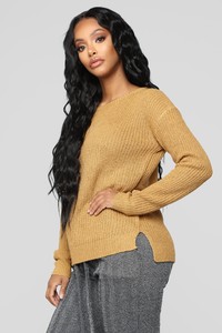 10-26-18_Studio_1_15-07-14_51597_Mustard_10007_DM.jpg