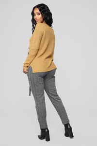 10-26-18_Studio_1_15-07-33_51597_Mustard_10010_DM.jpg