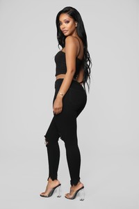 10-29-18_Studio_1_15-08-46_1747BK_BLK_JEANS_0365_DM.jpg