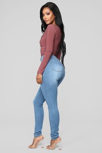 10-29-18_Studio_2_11-24-27_P7_DarkDenim0444_JD.jpg