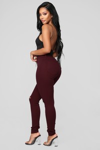 10-29-18_Studio_2_14-49-29_P831_Burgundy_CC_12689_NT.jpg