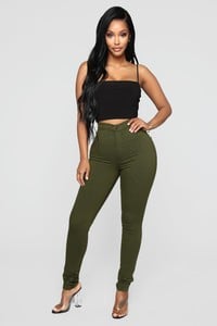10-29-18_Studio_3_15-00-17_1166_Olive_0884_DM.jpg